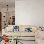 Bizmut House Shared Garden & Pool Paliouri Ajia Paraskiewi