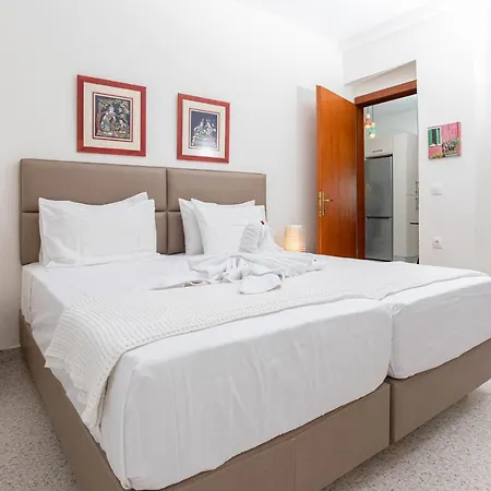 Bizmut House Shared Garden & Pool Paliouri