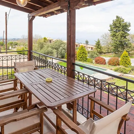 Bizmut House Shared Garden & Pool Paliouri *