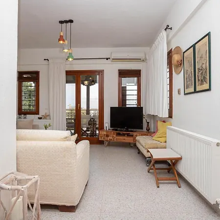 Bizmut House Shared Garden & Pool Paliouri Apartmán