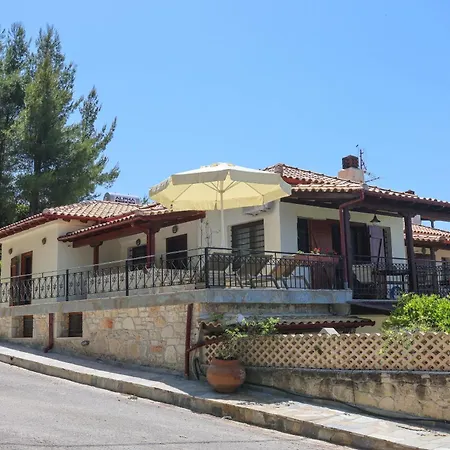 Bizmut House Shared Garden & Pool Paliouri Apartmán *