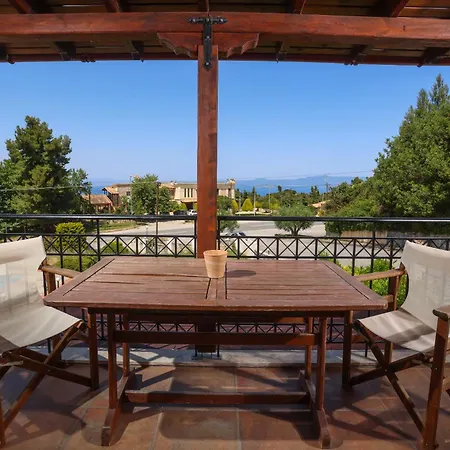 Bizmut House Shared Garden & Pool Paliouri * Ajia Paraskiewi