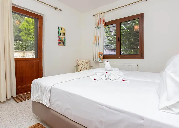 Bizmut House Shared Garden & Pool Paliouri Lejlighed