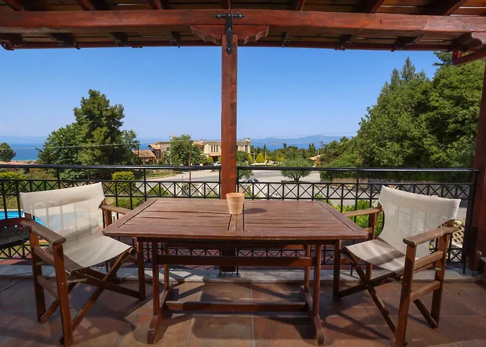 Bizmut House Shared Garden & Pool Paliouri * Agia Paraskevi (Kassandra)